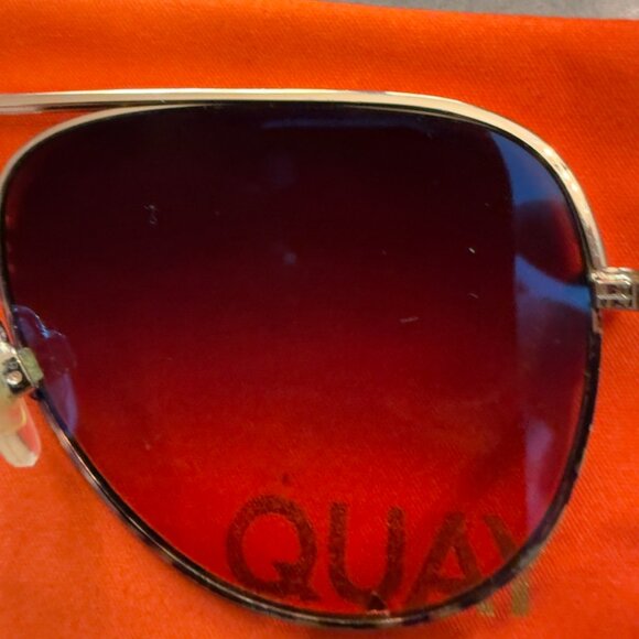 Quay High Key Mini Aviator Sunglasses – Gold Frame / Gradient Brown Lenses - Picture 7 of 12